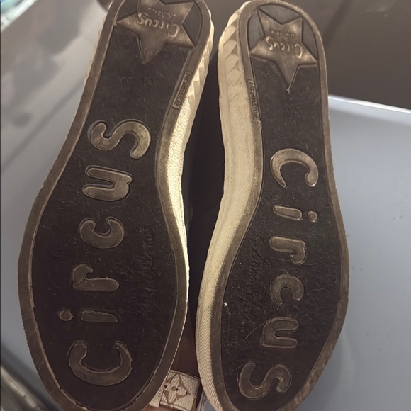 Black Shoes with Donut Design - Picture 2 of 5